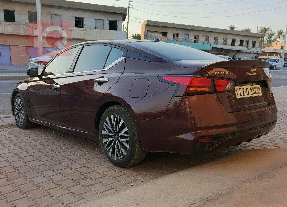 نیسان ئەلتیما